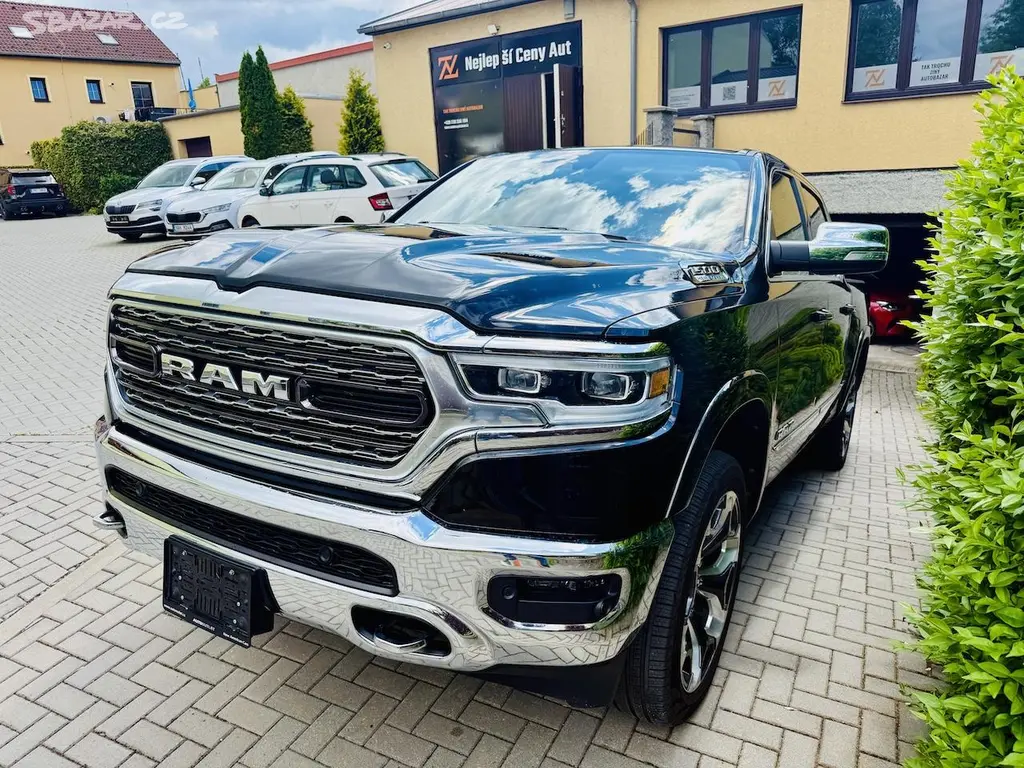 RAM 1500, 5,7 HEMI LIMITED E-Torque ČR